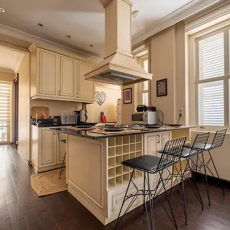 3-bedroom 2-bathroom Ground Floor Стамбул