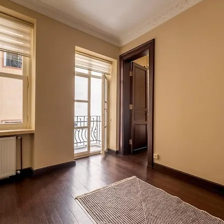 3-bedroom 2-bathroom Ground Floor * Istanbul